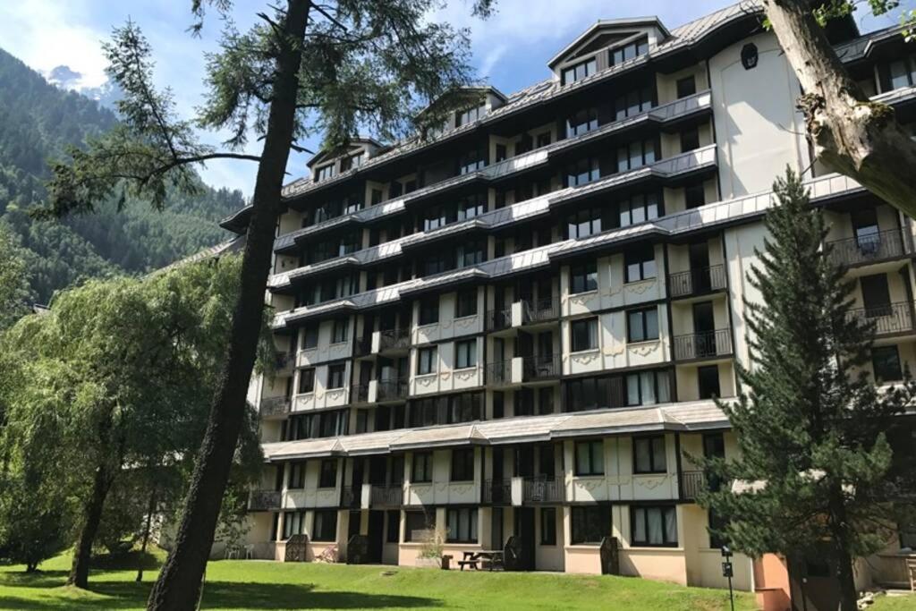 Au Coeur De Chamonix, Un Ecrin De Verdure Apartment Exterior photo