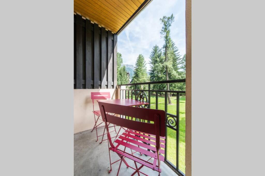 Au Coeur De Chamonix, Un Ecrin De Verdure Apartment Exterior photo
