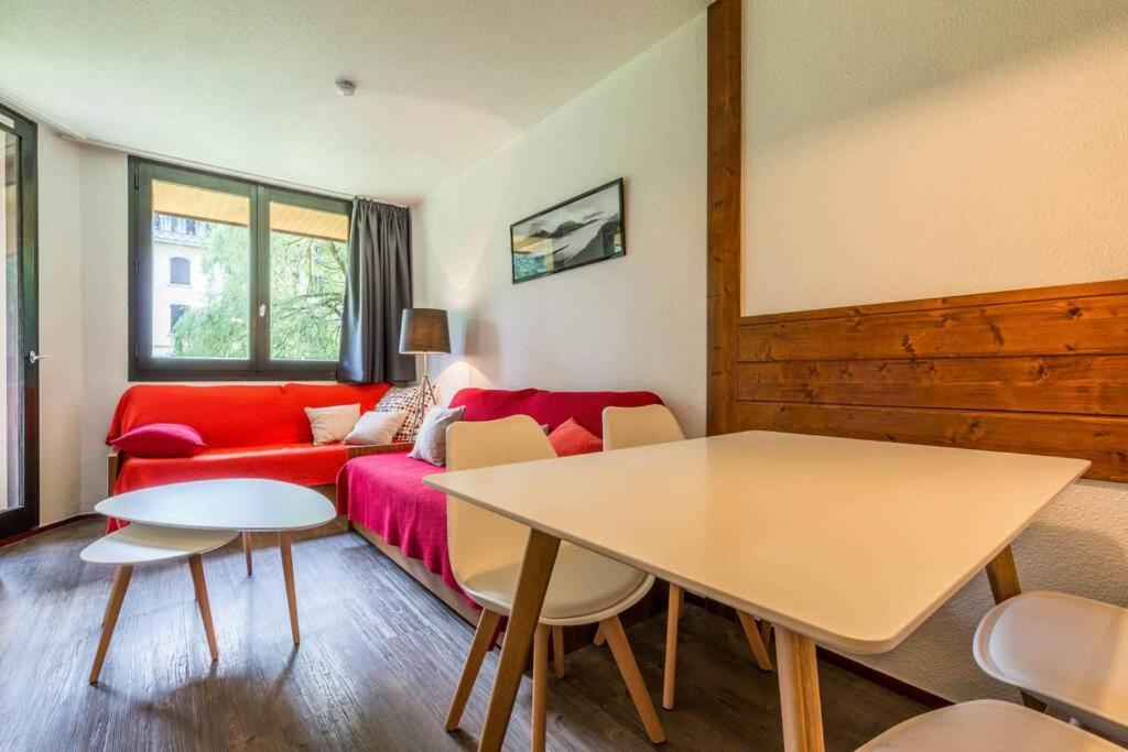 Au Coeur De Chamonix, Un Ecrin De Verdure Apartment Exterior photo
